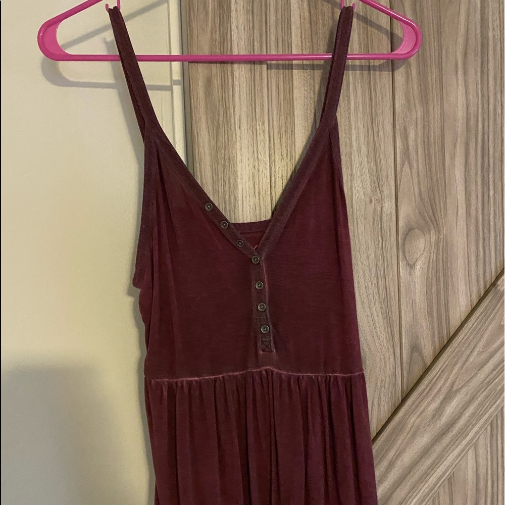 AMERICAN EAGLE burgundy tank top
